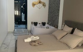 Suite Gold By L Amaryllis I Jacuzzi & Sauna Prive I Centre Beziers Arrivee Autonome