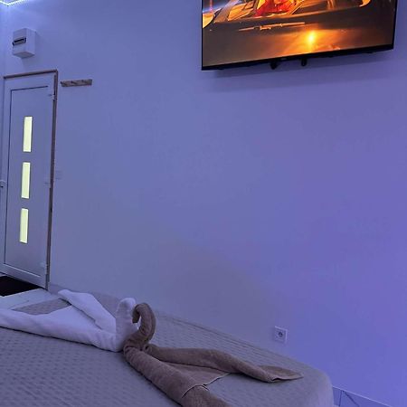 Suite Gold By L Amaryllis I Jacuzzi & Sauna Prive I Centre Beziers Arrivee Autonome Extérieur photo