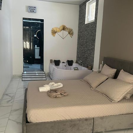 Suite Gold By L Amaryllis I Jacuzzi & Sauna Prive I Centre Beziers Arrivee Autonome Extérieur photo