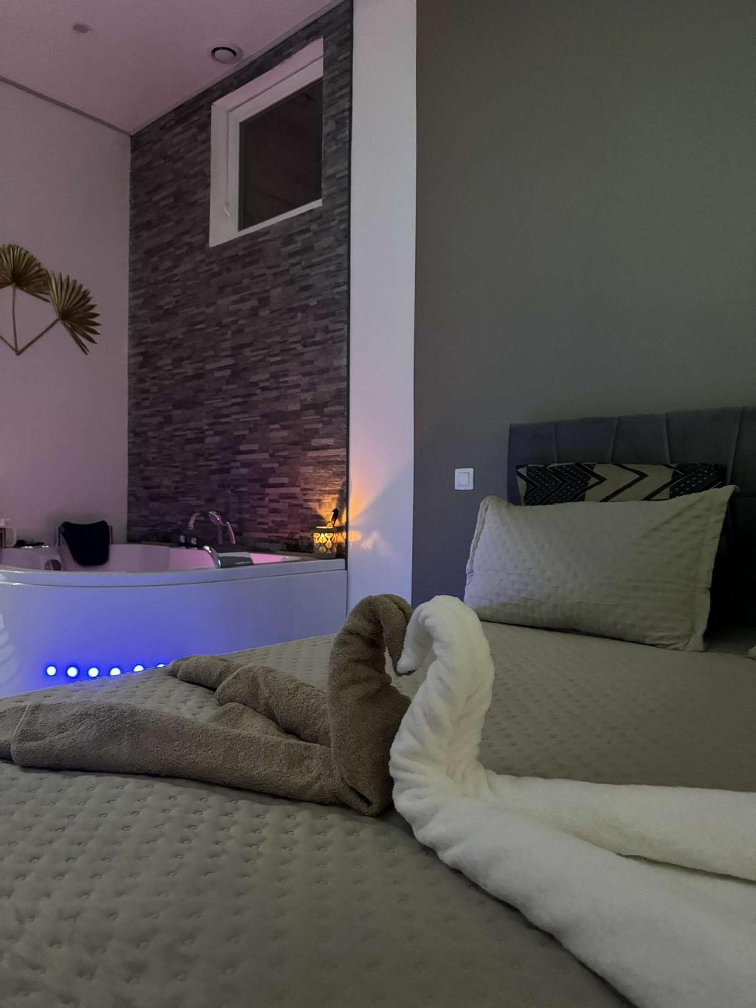 Suite Gold By L Amaryllis I Jacuzzi & Sauna Prive I Centre Beziers Arrivee Autonome Extérieur photo